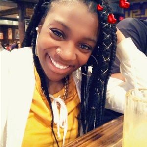 Meet your Posher, Shamika